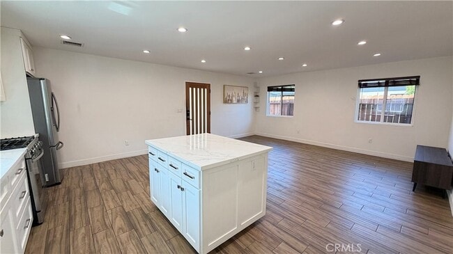 Photo - 7257 Wilbur Ave
