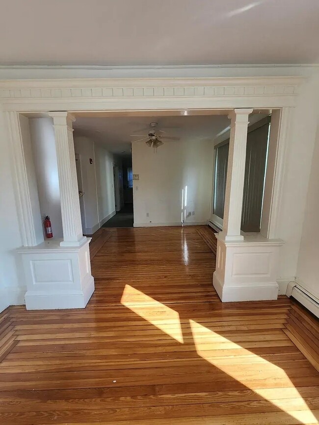 Photo - 511 Broadway