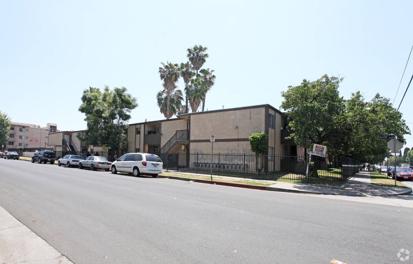 Willis Avenue Apartments - Willis Avenue Apartments
