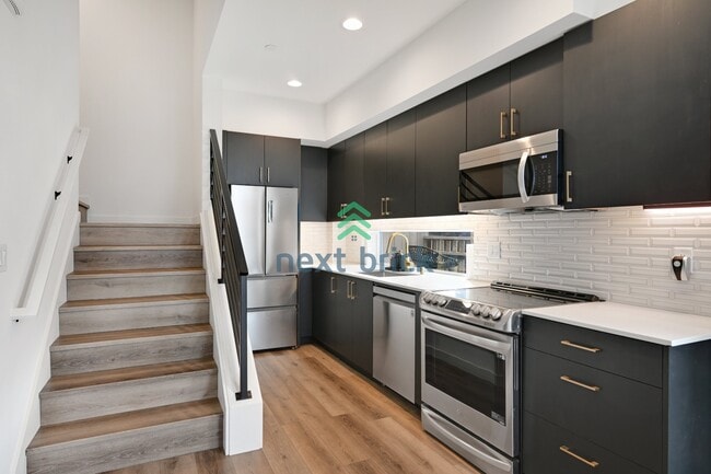 Photo - Beautiful 2 Bed 2.5 Bath Townhome for Rent