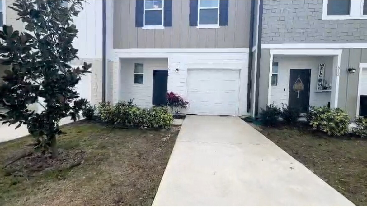 Photo - 516 Madison Dr Townhome
