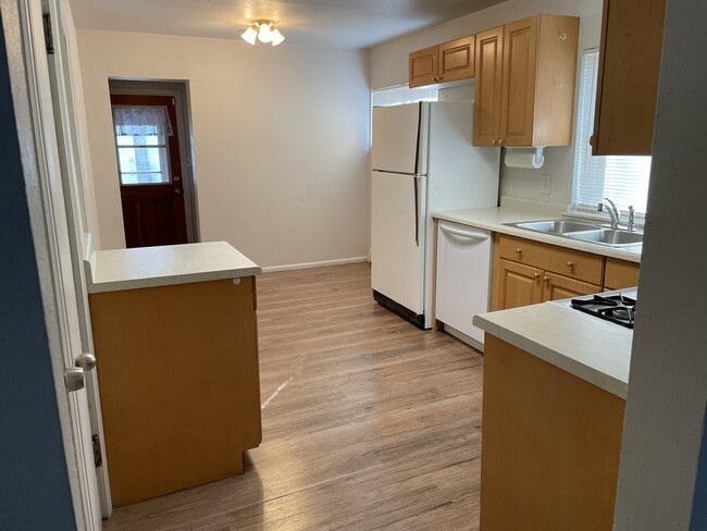 Photo - 3280 S Sherman St