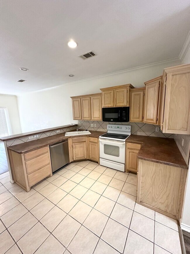 Photo - Duplex for Rent 3/2 in Midland Texas