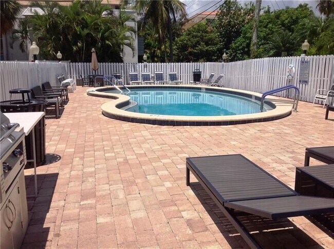 Photo - 2555 NE 11th St Unit 902