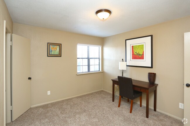 2BR, 1BA - 912SF - First Bedroom