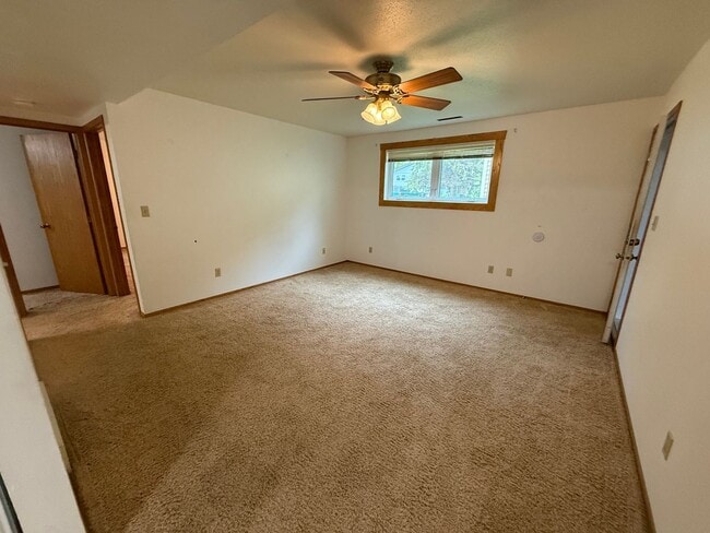Photo - 500 7th St NE Unit #B