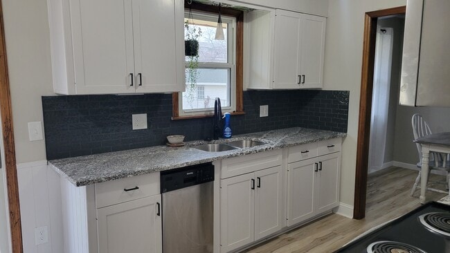 Photo - 3831 3rd St NW