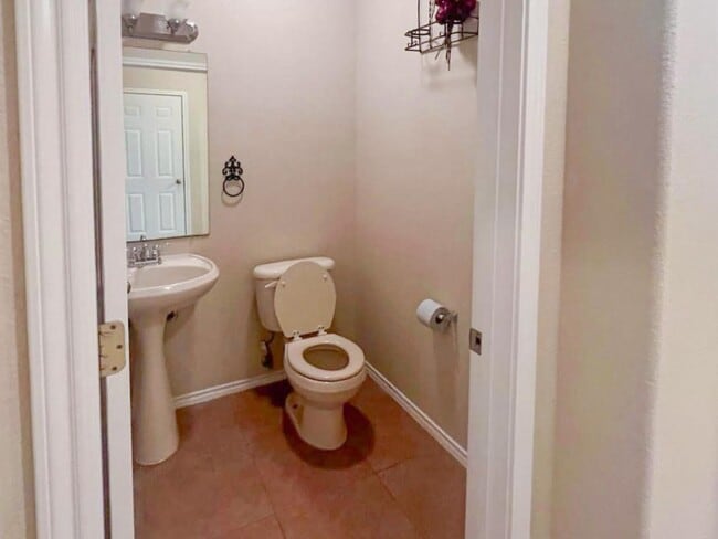 Photo - 332 Kahlo Loop