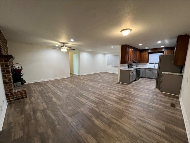 Photo - 1607 Mayflower Rd