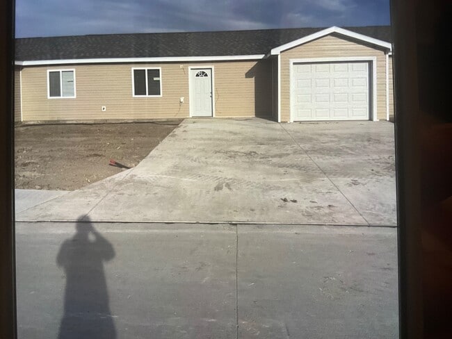 Building Photo - NP Rentals - 2321 W 18th St #3