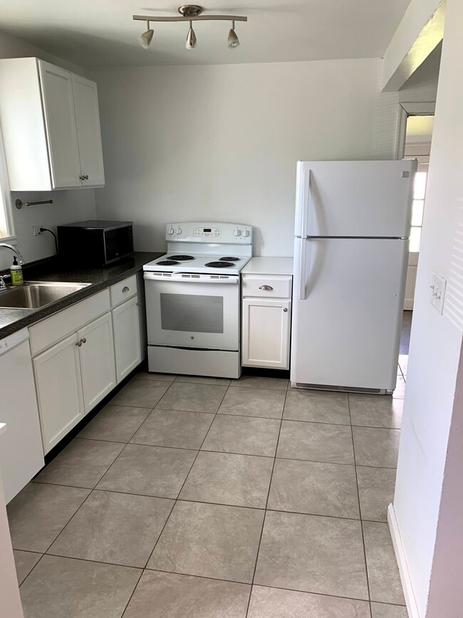 Photo - 195 Clearview Dr