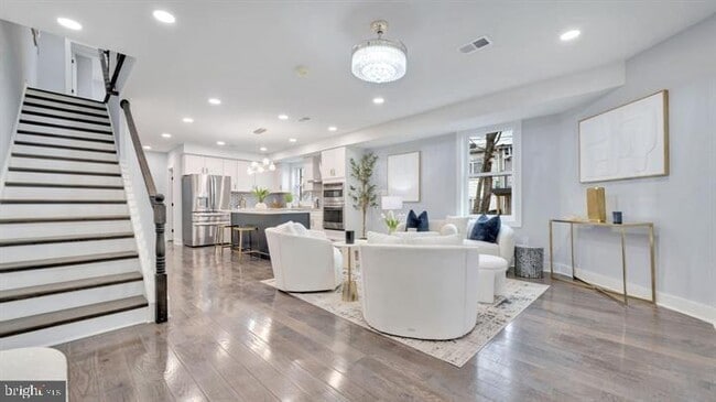 Photo - 413 Ingraham St NW