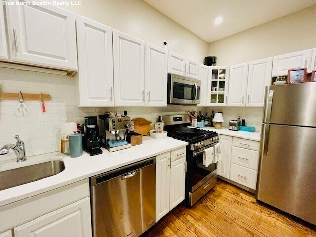 Photo - 180 Endicott St Unit 1