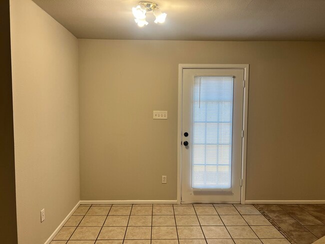 Photo - 3415 49th St