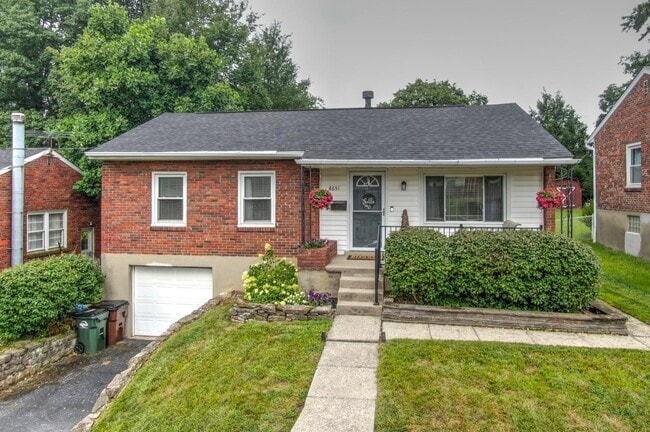 Photo - 8651 Wicklow Ave