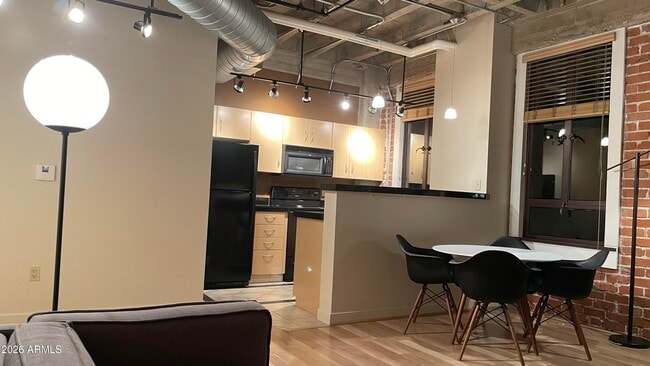 Photo - 114 W Adams St Unit 404