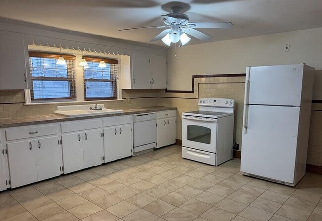 Photo - 60 Notre Dame St