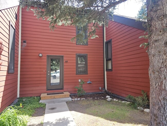 Photo - 1040 Smith Ln