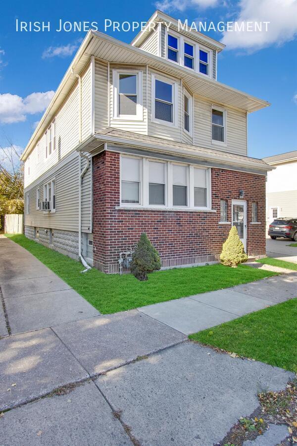 Building Photo - 2518 Delaware Ave