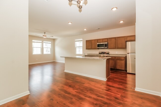 Photo - 107 Morning Line Dr