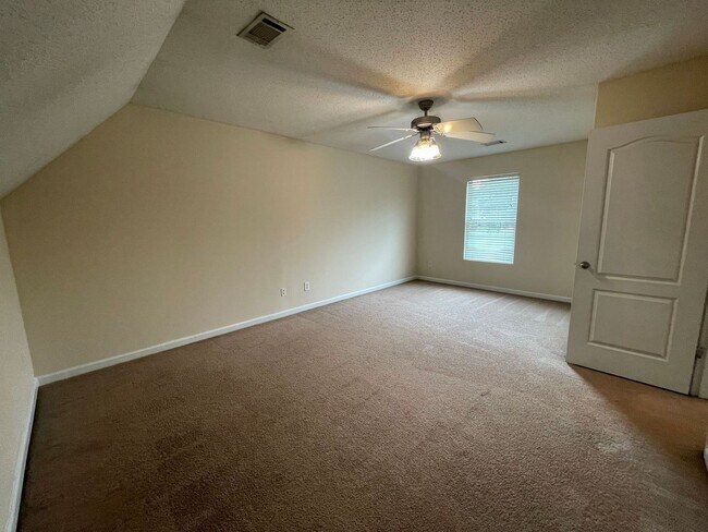 Photo - PRE-LEASING FOR AUGUST 2025! 1/2 OFF SECU...