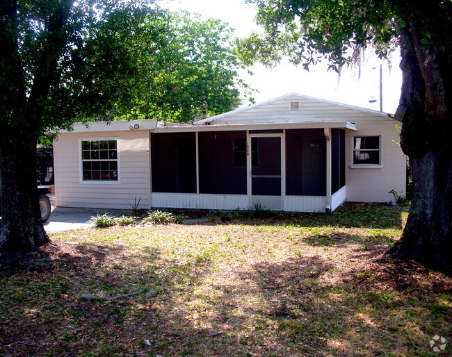 Building Photo - Great Location for This 4BR/1BA Lakeland H... Rental