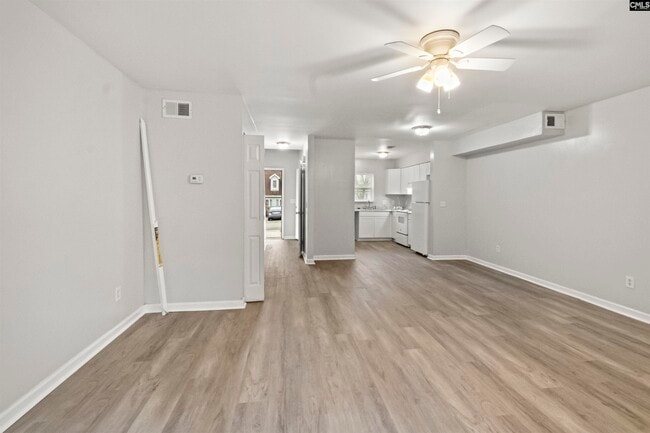 Photo - 275 Wynn Way