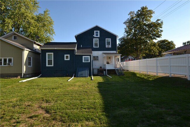 Photo - 505 E Main St