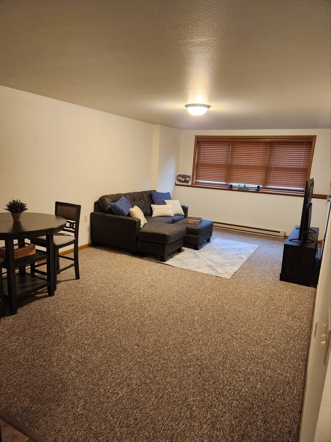 Photo - 4960 Service Dr Unit 105