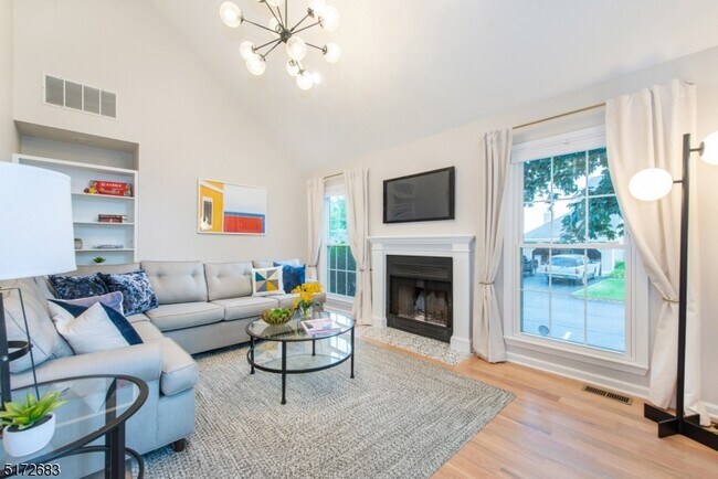 Photo - 229 Crescenzi Ct