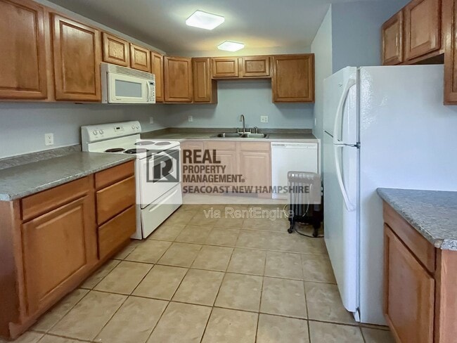 Building Photo - 34 W 1st St Unit C