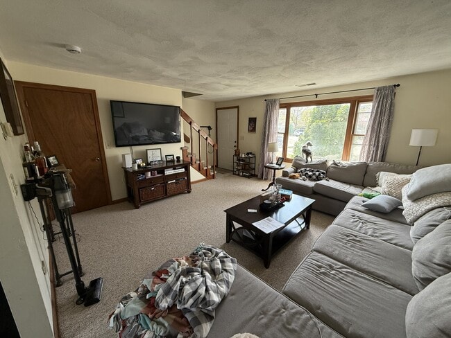 Photo - 2911 Warwick Ave