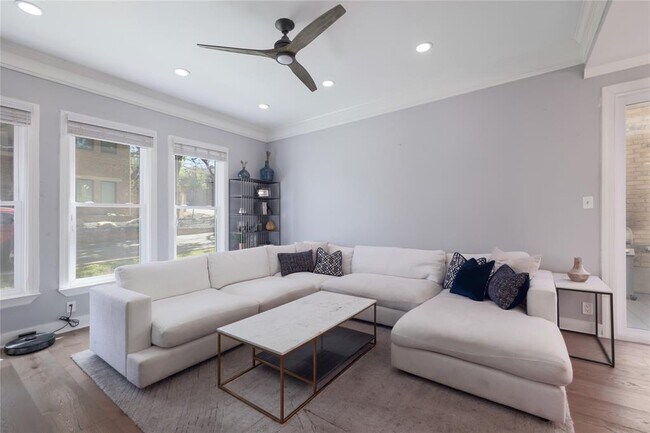 Photo - 1807 San Gabriel St Unit B