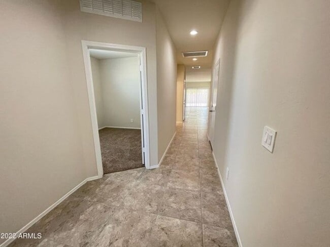 Photo - Newer 3 Bed/2Bath never in Crestfield Mano...