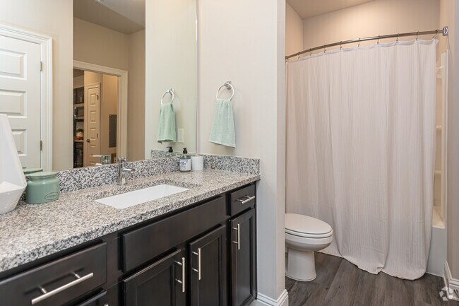 1BR, 1BA - 827SF