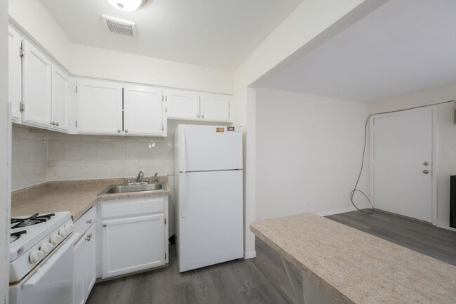 Photo - 15311 Knox Ave