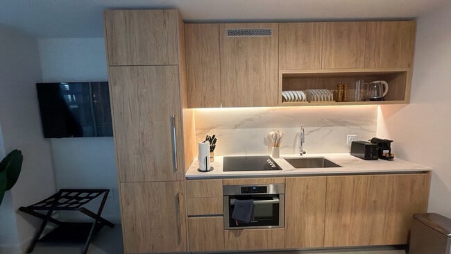 Photo - 11 NE 6th St Unit FL12-ID1429751P