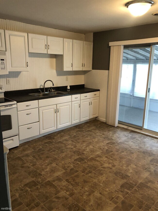 Photo - 3 br, 1 bath House - 26721 Grandmont St