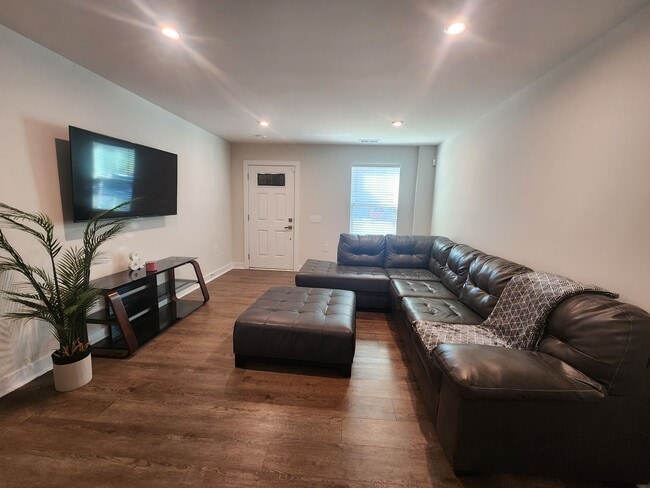 Photo - 3 Bedroom Townhome in Troutman