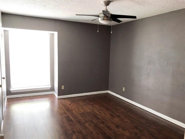 Photo - 17331 Red Oak Dr Unit 32