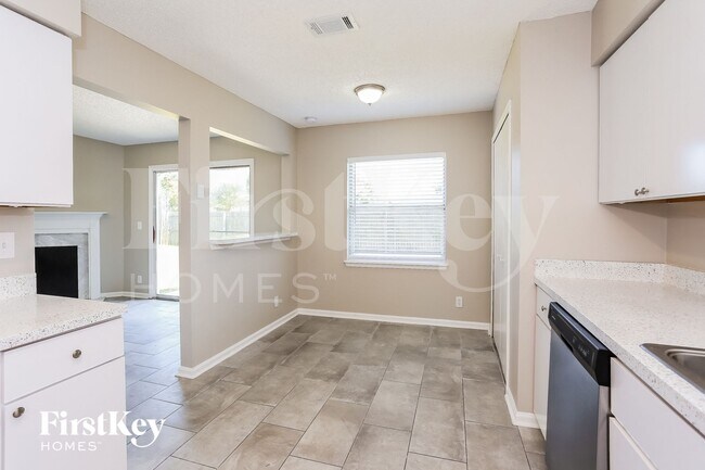 Photo - 323 Hickory Hollow Dr