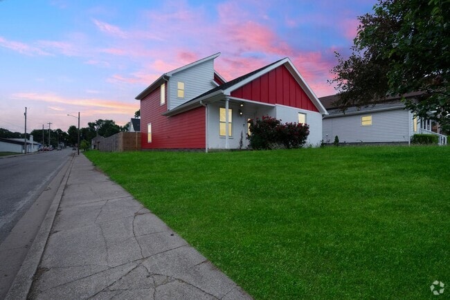 Building Photo - Welcome to The Buchanan Retreat – Modern 4... Rental