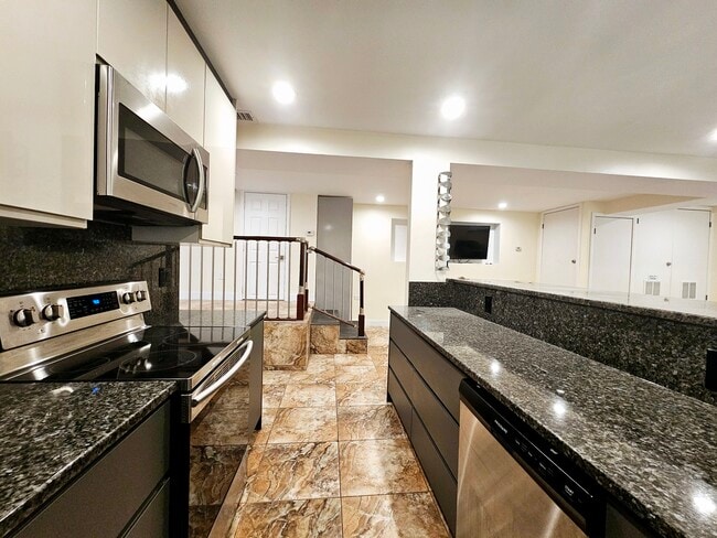 Photo - 25 Saint Marys Ct Unit 3