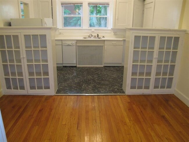 Photo - 1 Langdon Sq Unit 1