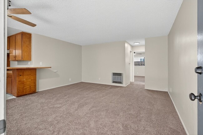 Building Photo - 1030 Grand Ave Rental