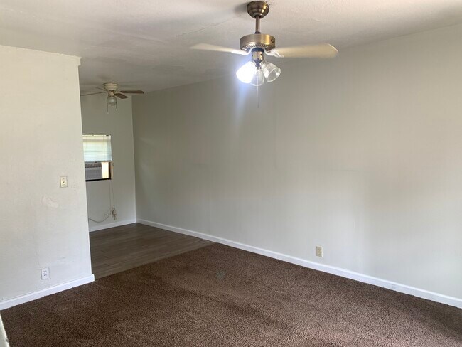 Photo - 1207 N Ross Ave Unidad 3