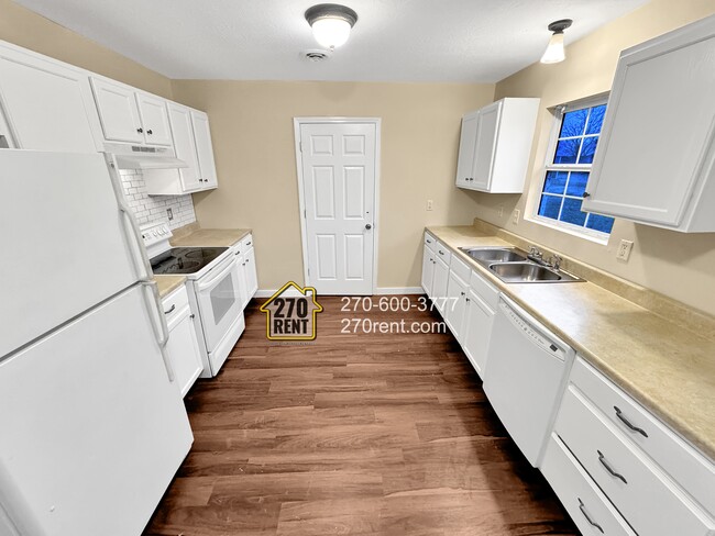 Photo - 403 E 7th St