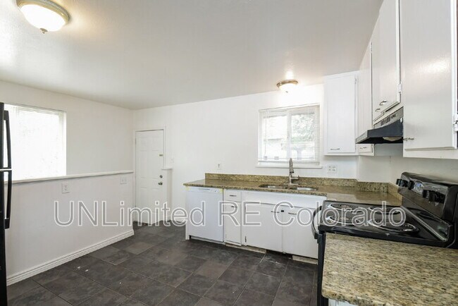 Photo - 1040 N Raleigh St