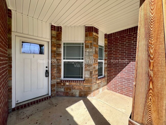 Photo - 423 Ridge Point Dr