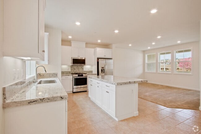 Building Photo - Charming Yorba Linda Townhome